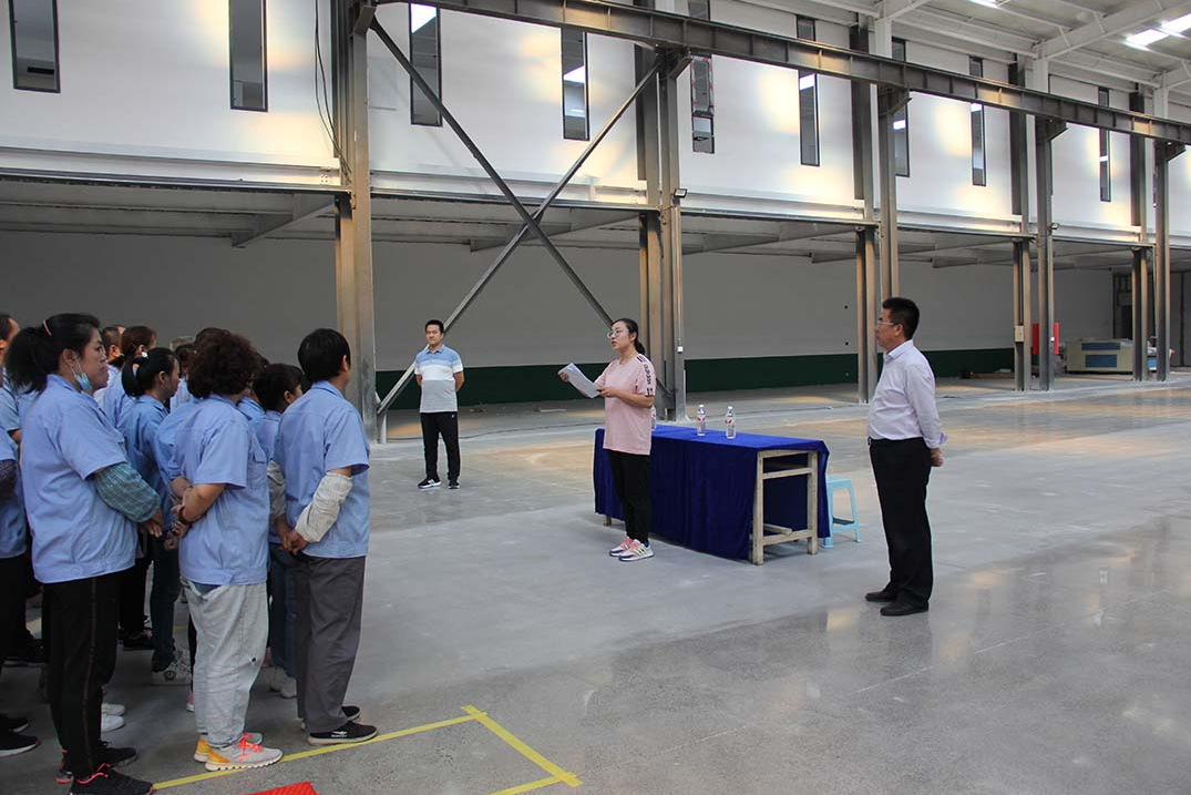 公司举办迎国庆中秋运动会(图1)